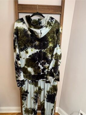 Tie-Dye Velvet Hoodie and Jogger Set - Olive Green/Black